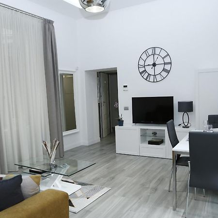 Duomo Platinum Apartments ナポリ 部屋 写真