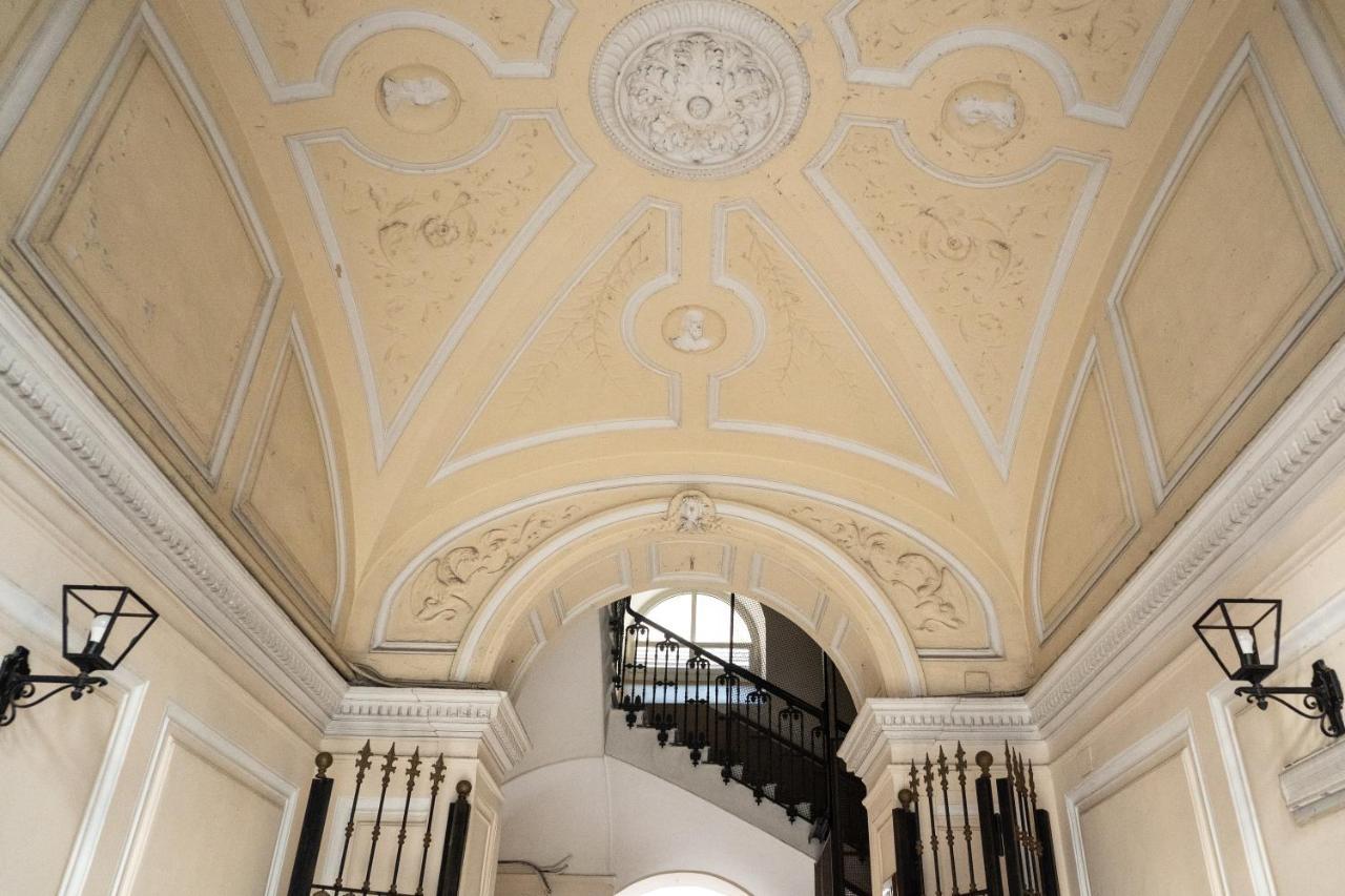 Duomo Platinum Apartments ナポリ エクステリア 写真