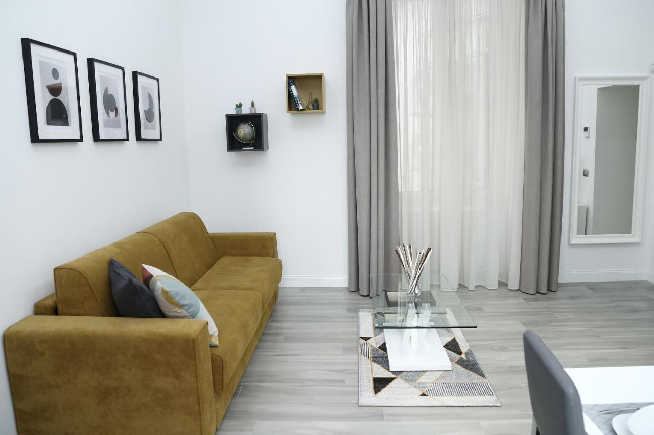 Duomo Platinum Apartments ナポリ エクステリア 写真